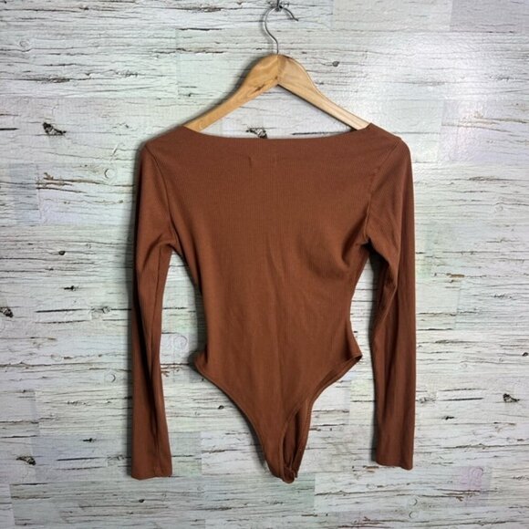 Meshki Brown Long Sleeve Bodysuit size small - Picture 8 of 8
